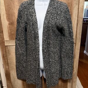 Women's Gray and Black Open-Front Sweater